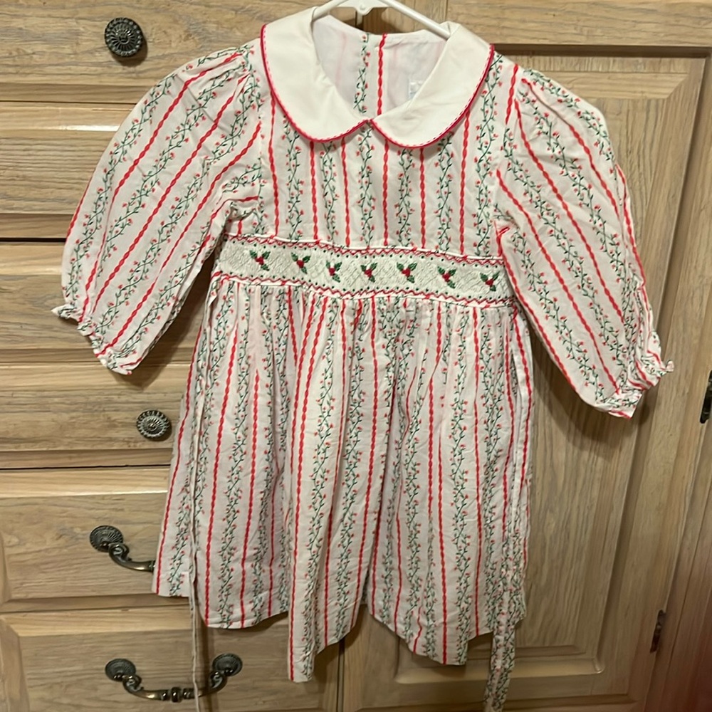 Edgehill Collection smocked girls Christmas dress. Size 6.